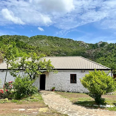 Baven -toven Naturae Farm stay *